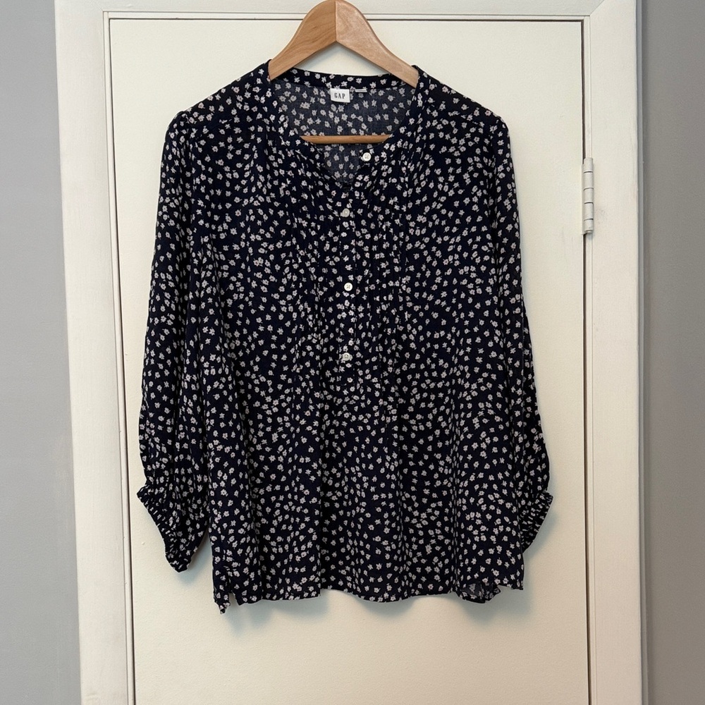 GAP XL women’s shirt